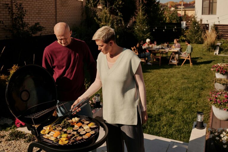 Perfect BBQ Pairings: What Drinks and Sides Go Best with Grilled Meats?